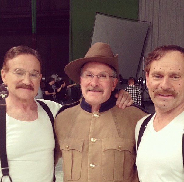 19 Images Of Famous Movie Stars With The Stunt Doubles