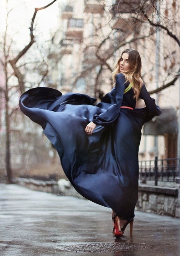 36 Women Taunt The Wind In Blowy Dresses
