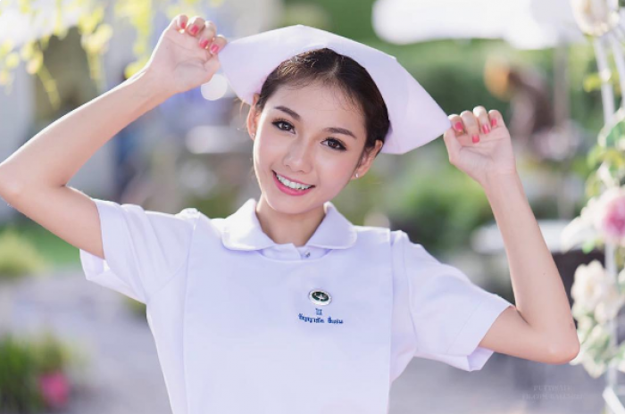 21 Images Of The Hottest Nurses In The World