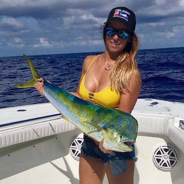 35 Hot Sporting Girls That Can Catch Anything They're Looking For