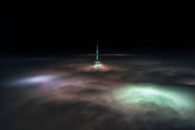 cn tower fog