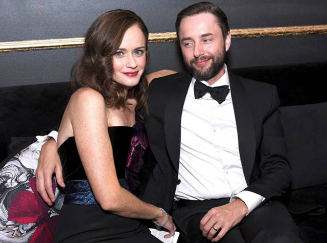 Alexis Bledel And Vincent Kartheiser-Alexis and Vincent met on the set of 'Mad Men' in 2012 and the pair got married two years later.