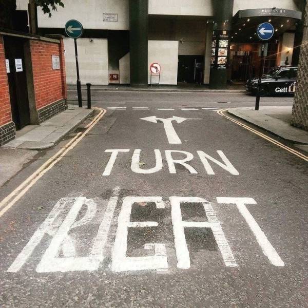 random left right road sign confusing - Gett Turn Peat