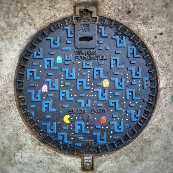 random pac man street art