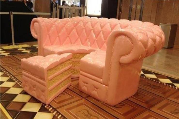 random cake chair