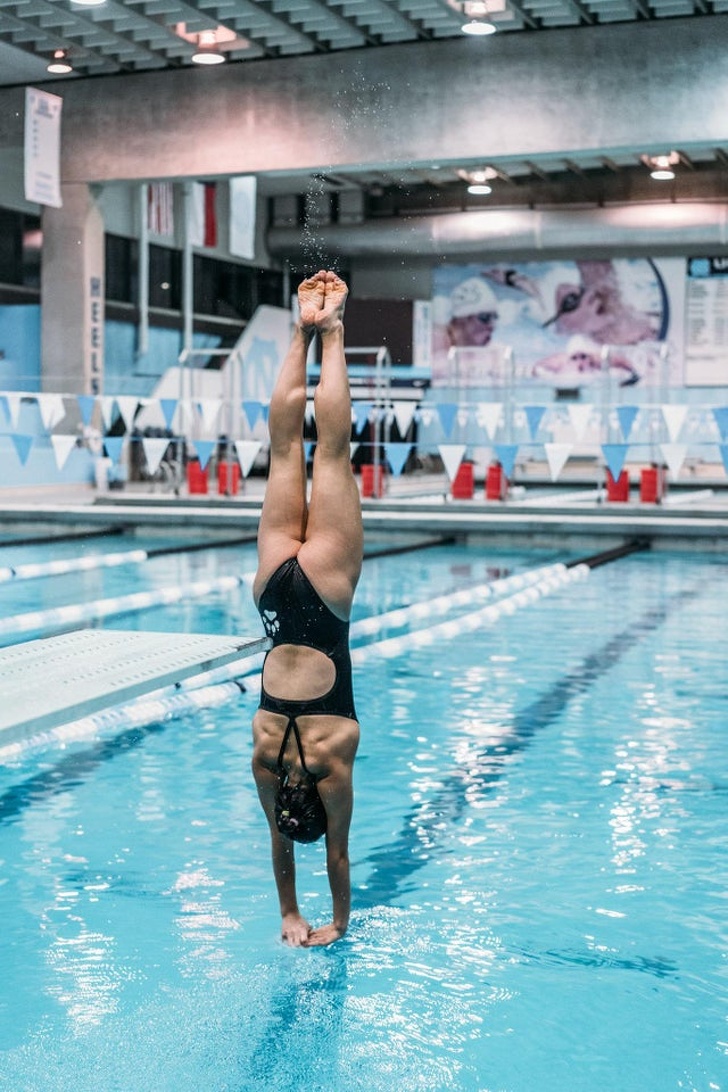 handstand in water