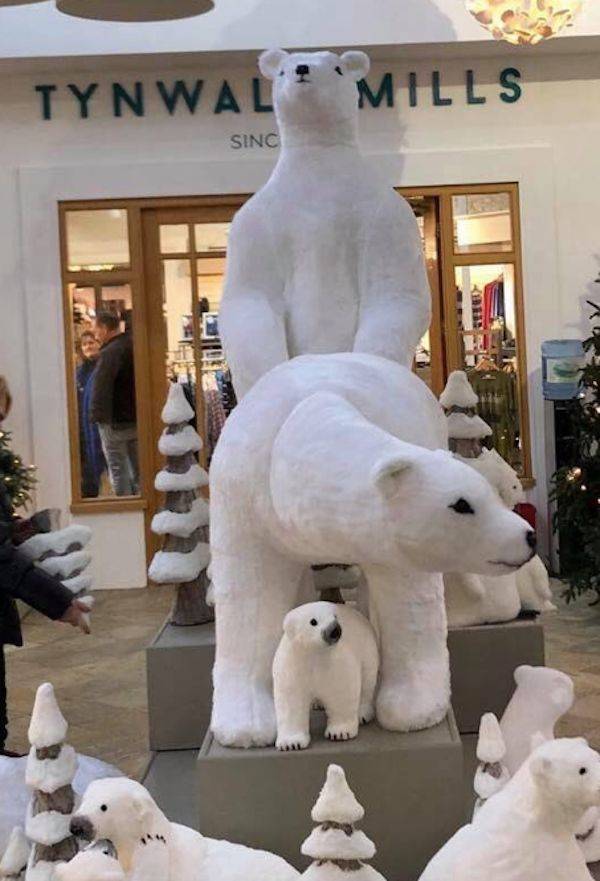 rude polar bear display - Tynwal Mills Sinc