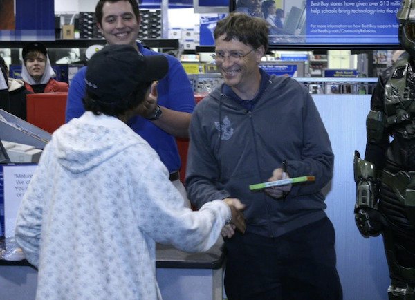 funny gaming memes - bill gates selling halo 3 - Best Buy stores have given over $13 milli help school bring wchology into the d Your
