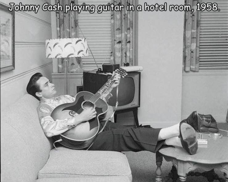 random pics and cool photos - johnny cash young - Johnny Cash playing guitar in a hotel room, 1958.