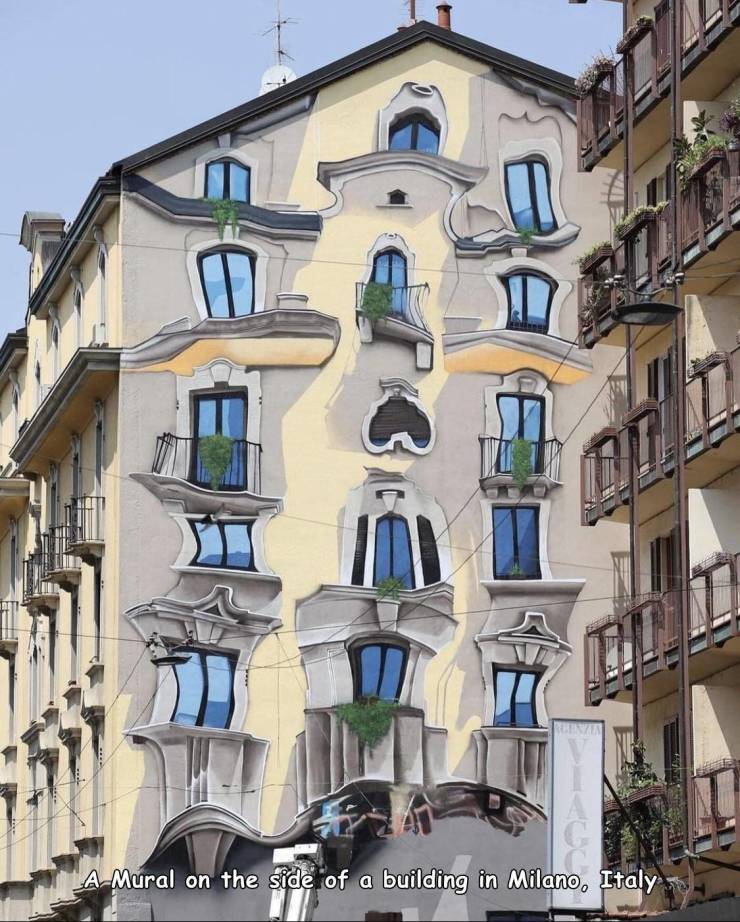 funny pics and memes - 21 f A Mural on the side of a building in Milano, Italy