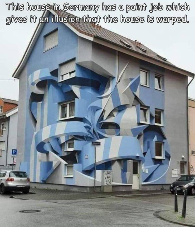peeta murals - This house in Germany has a paint job which gives it an illusion that the house is warped. I Ni