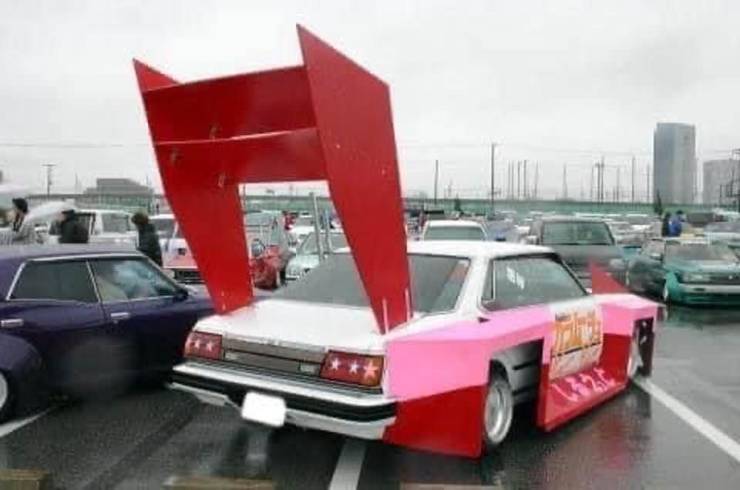 fascinating photos - fun randoms - huge car spoiler