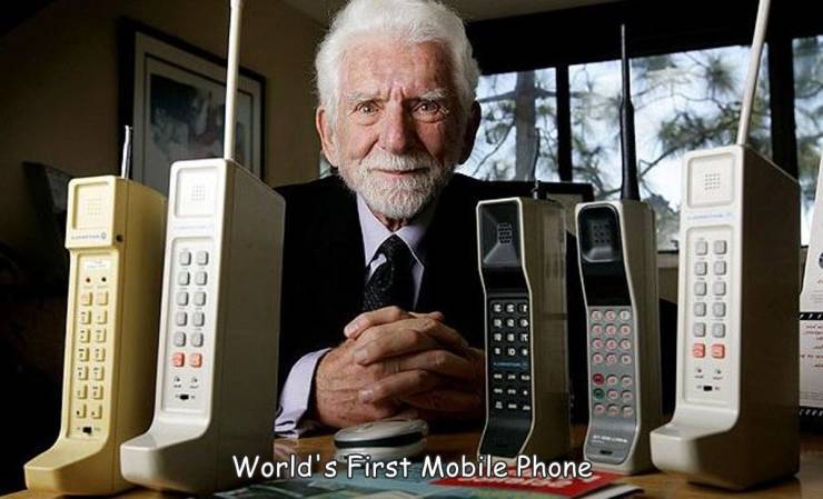 martin cooper mobile phone - Coccc Co Ee Ee Cccbo Cc Oc Cou a World's First Mobile Phone