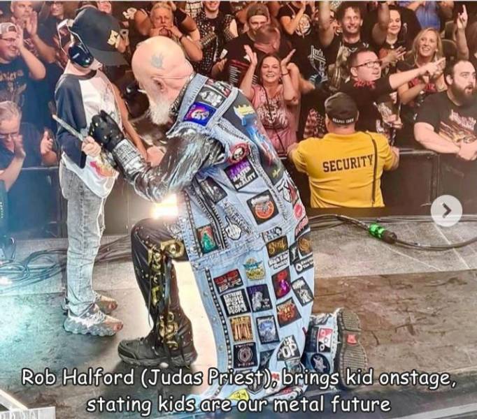 fun killer pics - race - ters Security 1584 10 Rob Halford Judas Priest, brings kid onstage, stating kids are our metal future