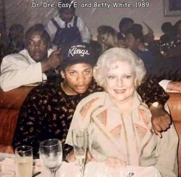 funny randoms - cool photos - betty white and eazy e - Dr. Dre, Easy E, and Betty White, 1989 Kings