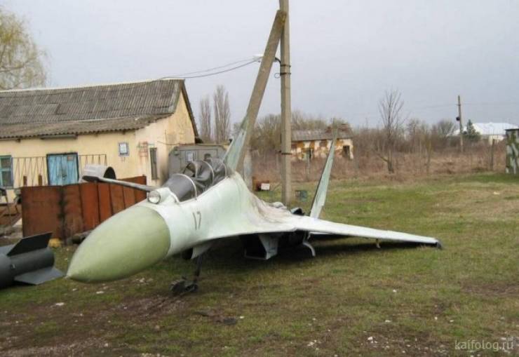 cool photos - abandoned fighter jets