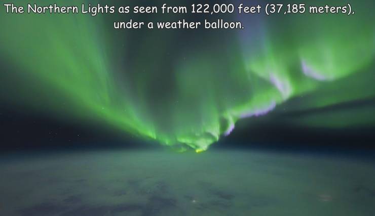 funny photos - cool picsatmosphere - The Northern Lights as seen from 122,000 feet 37,185 meters, under a weather balloon.