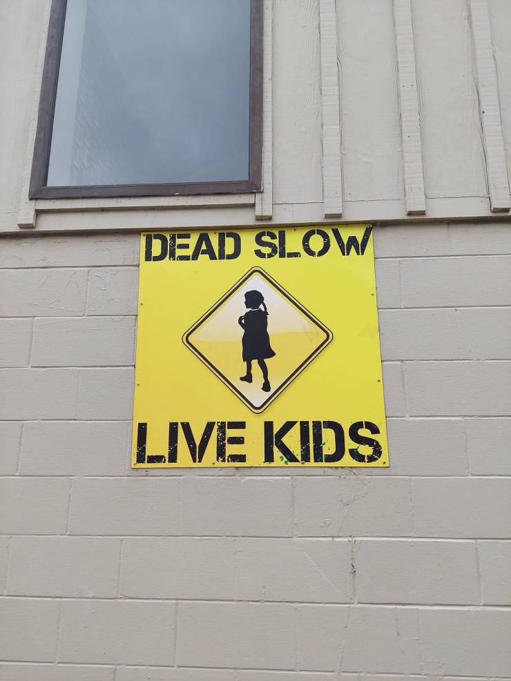 mangere domain - Dead Slow Live Kids
