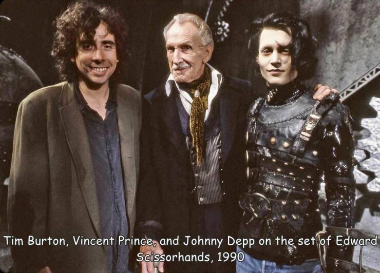 fun randoms - tim burton et johnny depp - Tim Burton, Vincent Prince, and Johnny Depp on the set of Edward Scissorhands, 1990