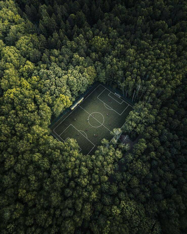 fun randoms - funny photos - moscow football field in forest