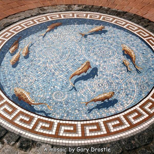 fun randoms - funny photos - fishpond mosaic - Eeeeeeeeeee >>de eller Jeeeeee A mosaic by Gary Drostle