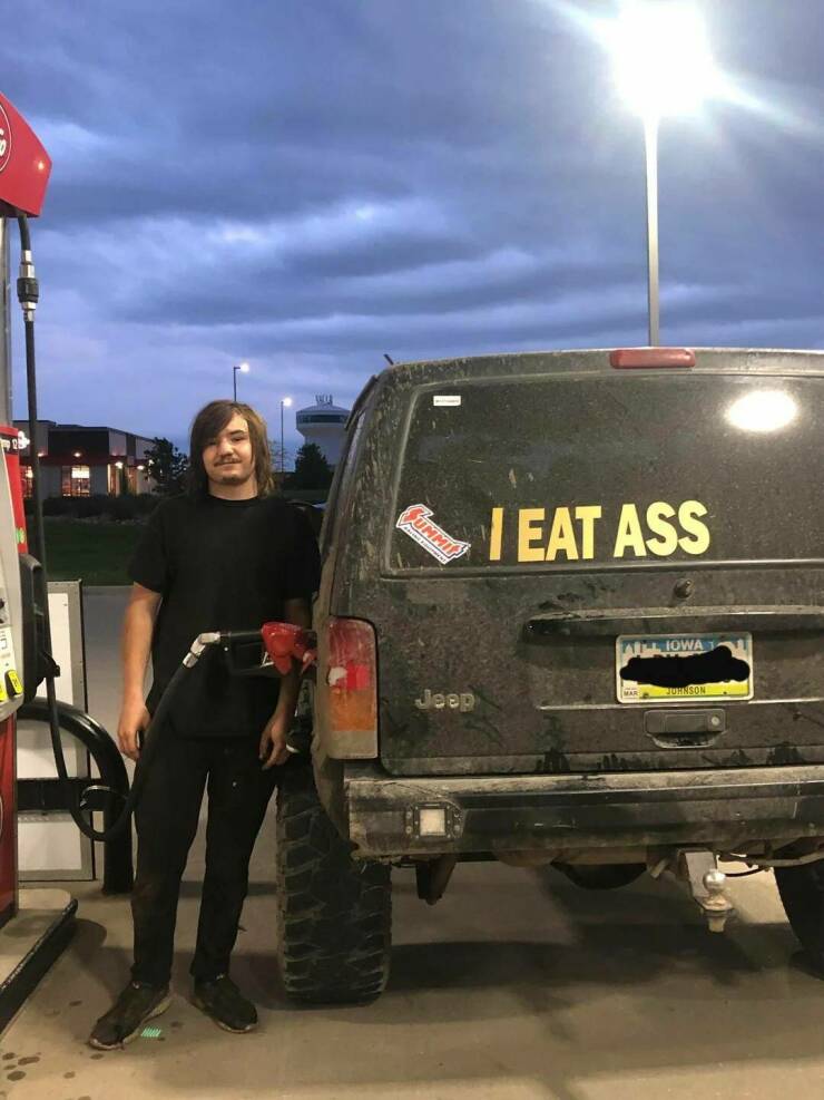 random pics - tire - Ummit Jeep I Eat Ass Alliowa