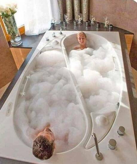 cool random photos - double tub - E