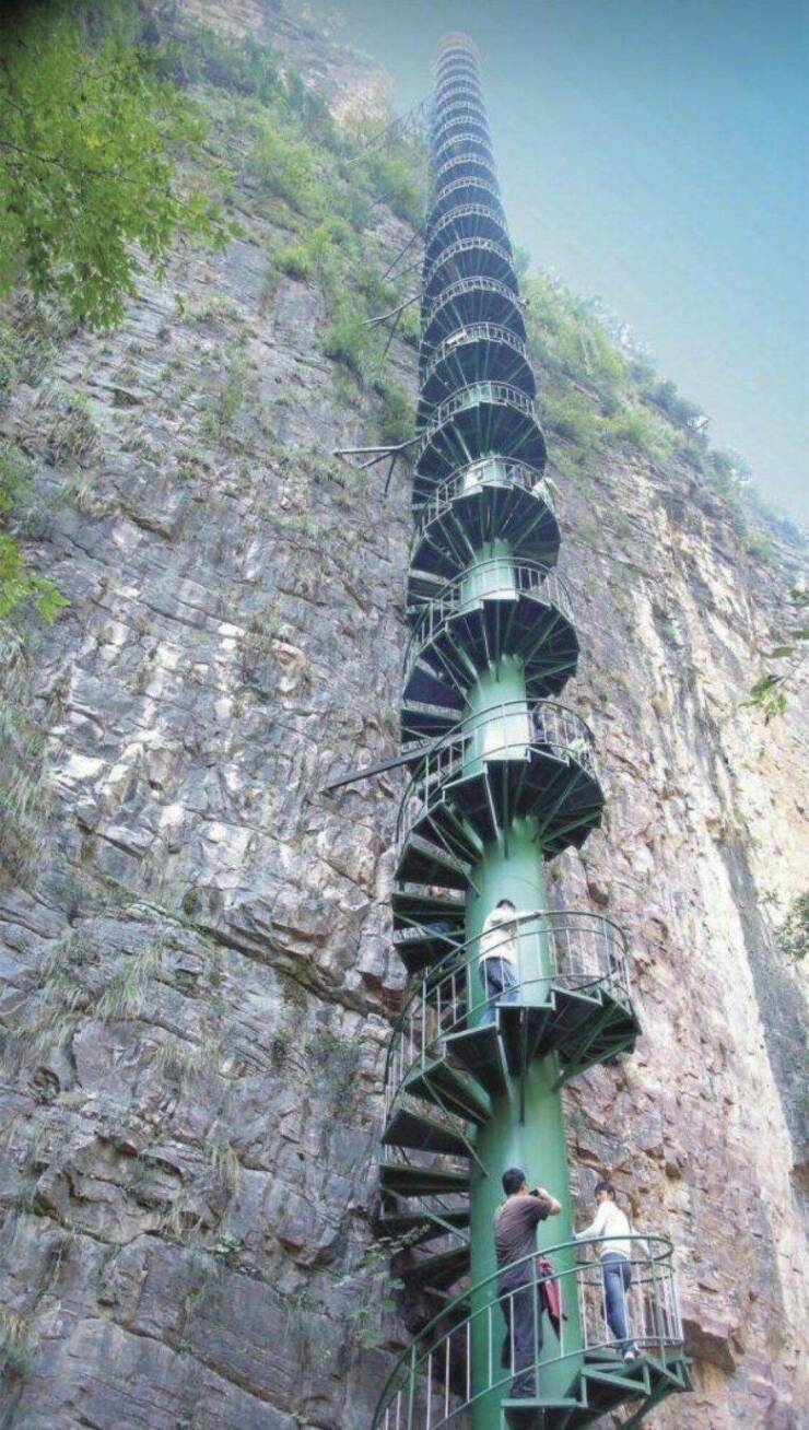 cool pics and funny photos - spiral staircase taihang mountains