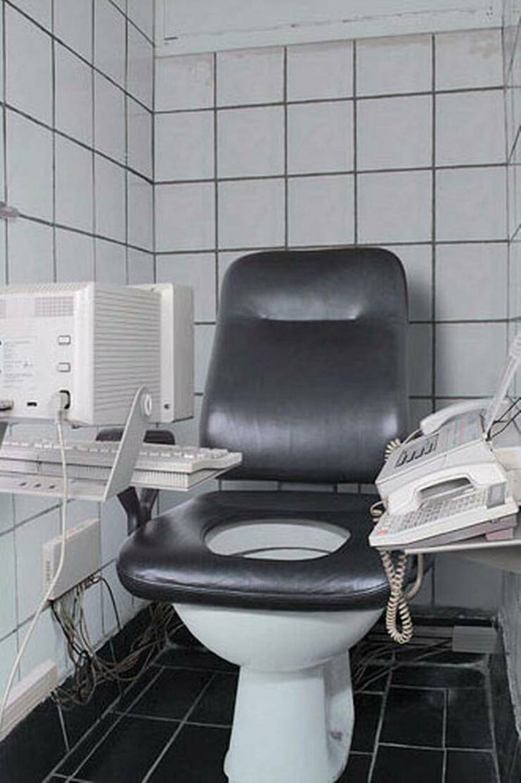 cool random pics - toilet office - Job