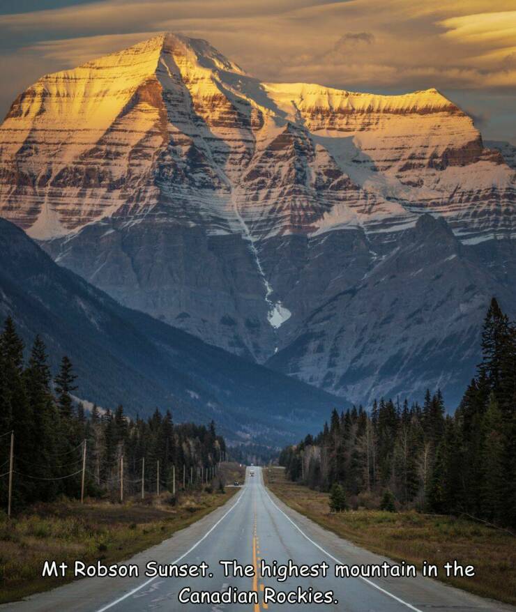 cool random pics - mount robson sunset - Mt Robson Sunset. The highest mountain in the Canadian Rockies.
