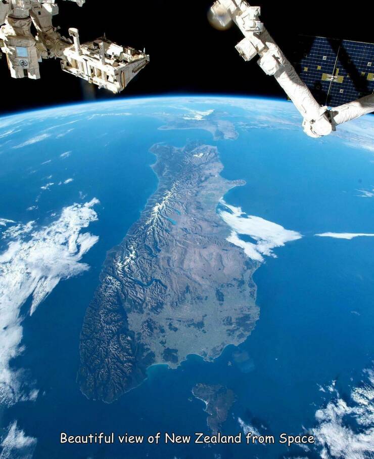 monday morning randomness - new zealand from iss - Beautiful view of New Zealand from Space