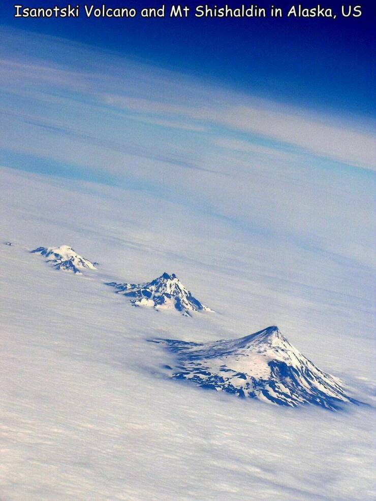cool random pics - sky - Isanotski Volcano and Mt Shishaldin in Alaska, Us