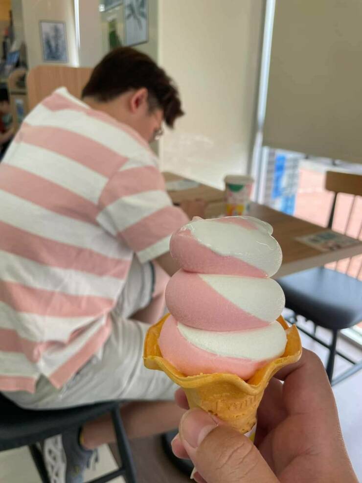 cool random pics - ice cream cone