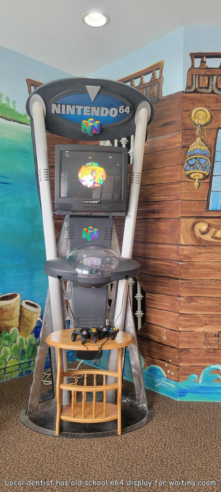 cool random pics - chair - Nintendo 64 OfJ Nintendo 0000000 . 000 Cg "Local dentist has old school n64 display for waiting room'