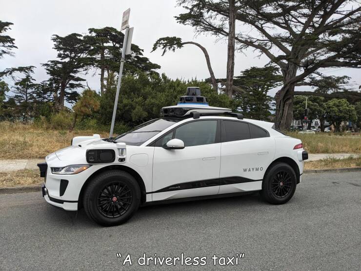cool random pics and photos - rim - Waymo "A driverless taxi"