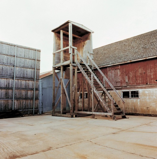 Gallows, Department of Corrections, Smyrna, Delaware, 1991.
Delaware tore down its gallows in 2003. Executions are now performed through lethal injection.