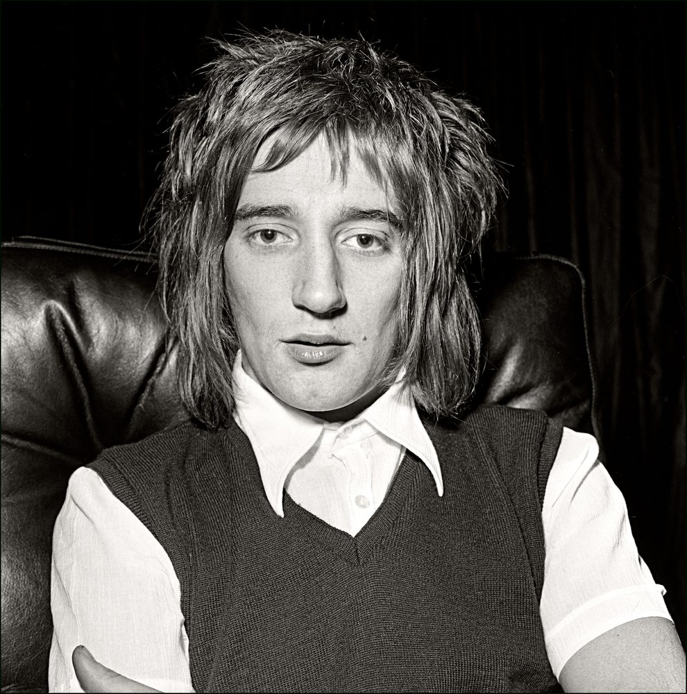 Rod Stewart:
Rod worked as a gravedigger before becoming a music legend.