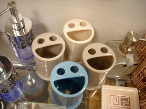 18 Photos Of Inanimate Objects That Appear To Be Very Happy!