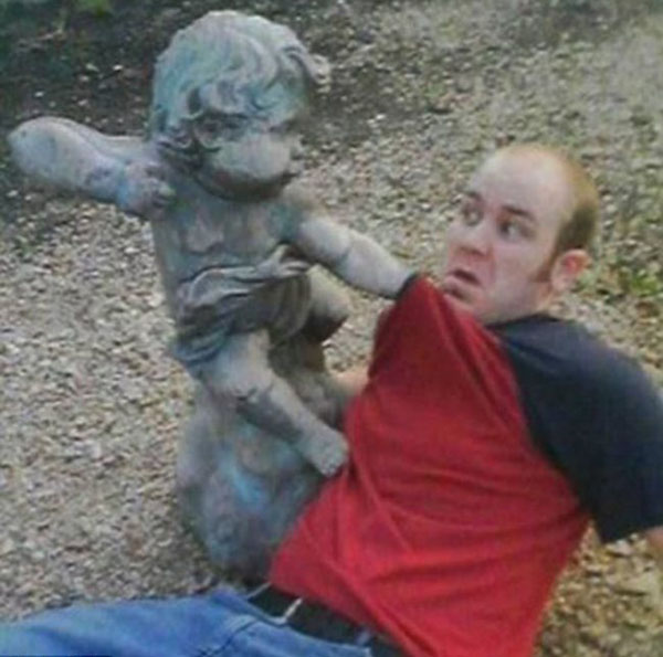 Statues Attacking Humans!