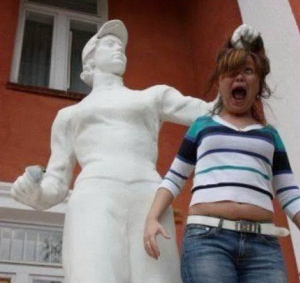 Statues Attacking Humans!