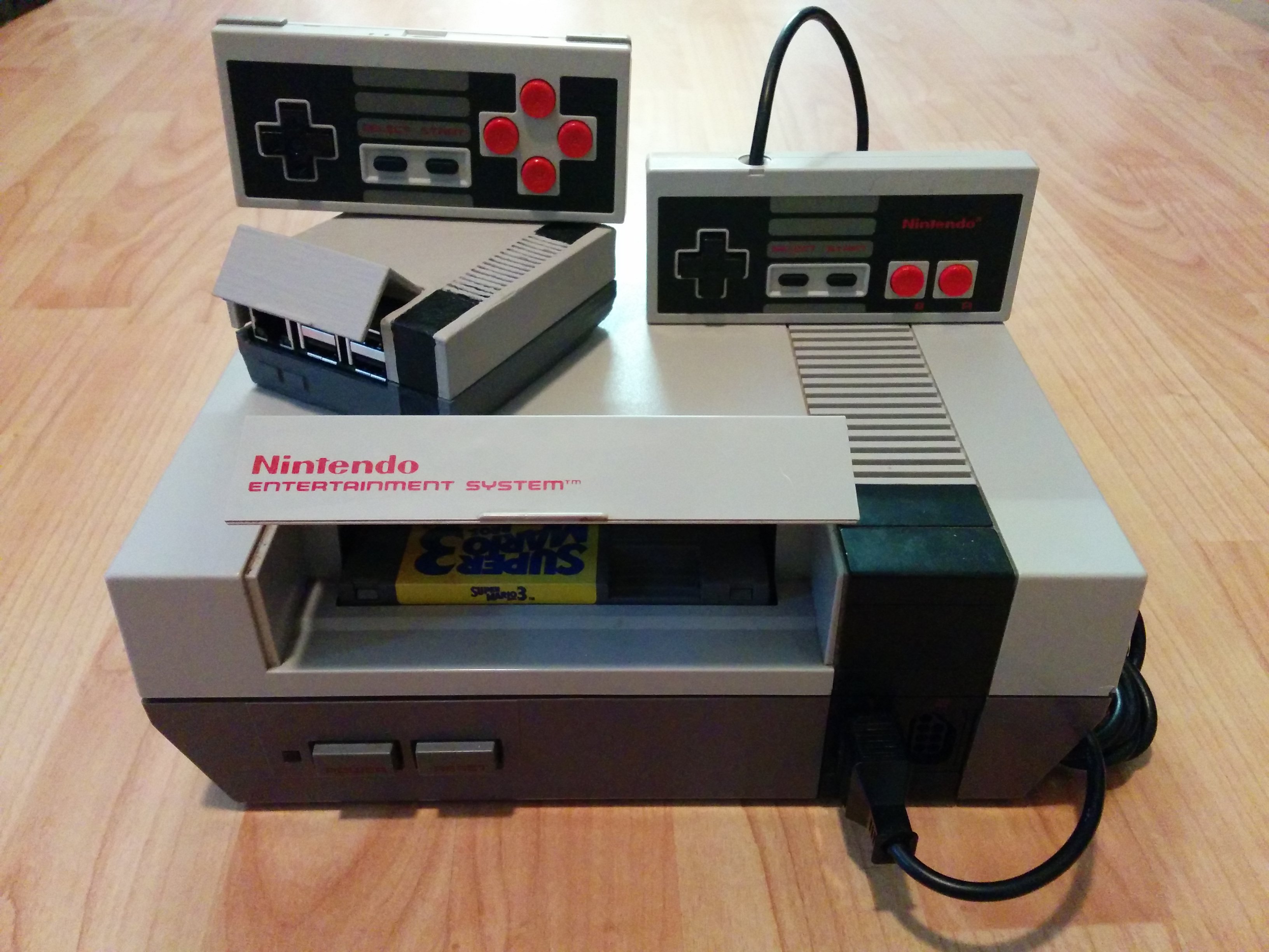 Mini NES.
