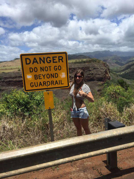 girl in danger do not go beyond guardrail picture - Danger Do Not Go Beyond Guardrail Ghe