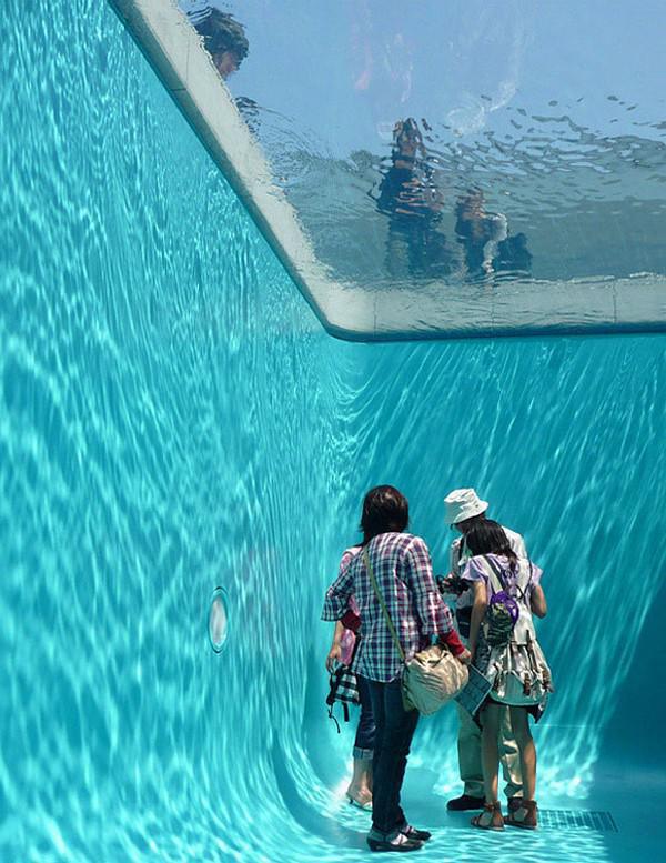 swimming pool illusion