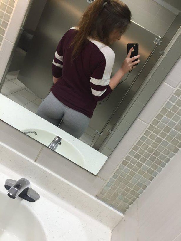 butt in mirror