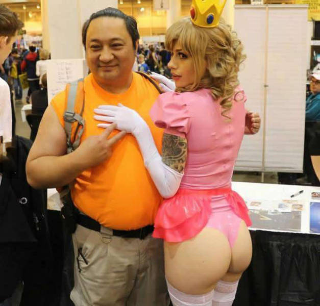 princess peach cosplay ass