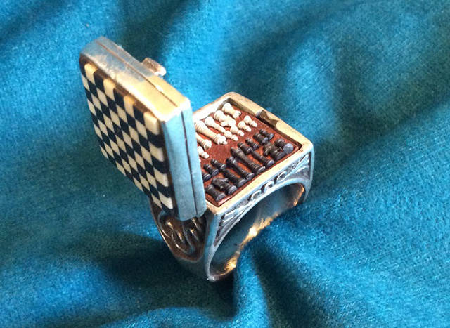 world's smallest chess set in a ring