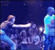 fan on stage gif - 4 Gifs .Cota