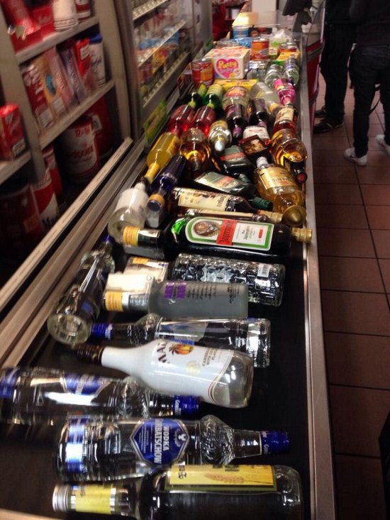 grocery cart full of liquor - Wodka Batschow