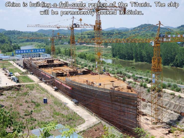 random pics - romandisea titanic - China is building a fullscale replica of the Titanic. The ship will be permanently docked in Sichu.