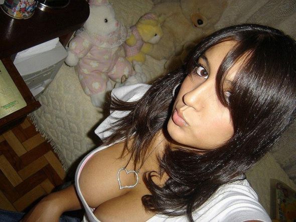 Cute brunette showing boobage
